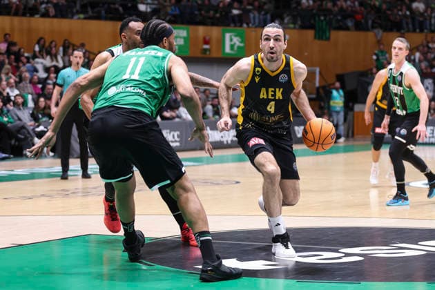 April 7, 2026, Badalona, Barcelona, Spain: Jabari Parker of Asisa Joventut and Dimitris Katsivelis of AEK BC in action during the Basketball Champions League, basketball match played between Asisa Joventut and AEK BC at Olimpic Arena on April 07, 2026 in Badalona, Spain. Badalona Spain - ZUMAa181 20260407_zaa_a181_188 Copyright: xIrinaxR.xHipolitox