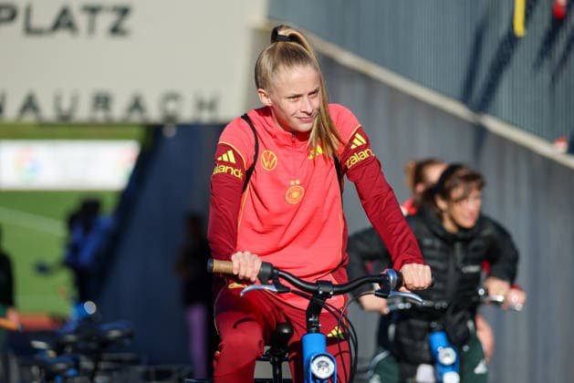 Herzogenaurach, Deutschland 07. April 2026: Medienoffenes Training der deutschen Fußballnationalmannschaft der Frauen zur Vorbereitung auf die WM-Qualifikation Im Bild: Vivien Endemann (Deutschland) Copyright: HMBxMedia MadeleinexFantini