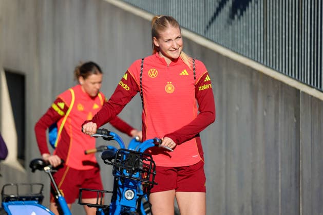 Herzogenaurach, Deutschland 07. April 2026: Medienoffenes Training der deutschen Fußballnationalmannschaft der Frauen zur Vorbereitung auf die WM-Qualifikation Im Bild: Camilla Küver Kuever (Deutschland) Copyright: HMBxMedia MadeleinexFantini