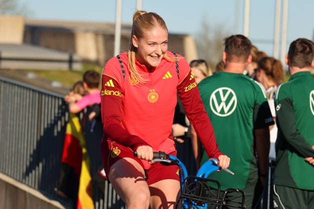 Herzogenaurach, Deutschland 07. April 2026: Medienoffenes Training der deutschen Fußballnationalmannschaft der Frauen zur Vorbereitung auf die WM-Qualifikation Im Bild: Camilla Küver Kuever (Deutschland) Copyright: HMBxMedia MadeleinexFantini