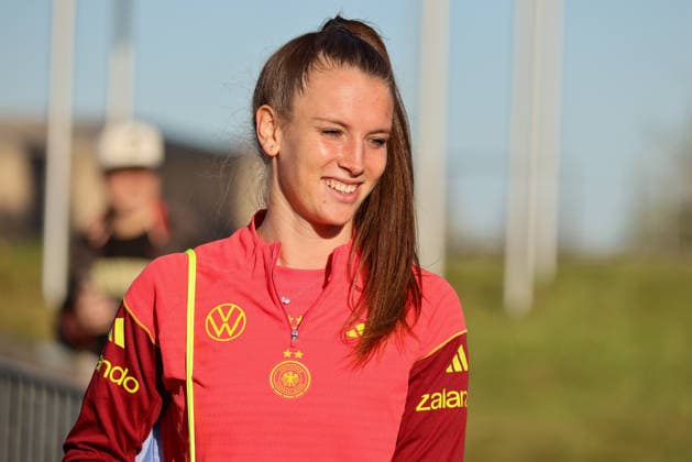 Herzogenaurach, Deutschland 07. April 2026: Medienoffenes Training der deutschen Fußballnationalmannschaft der Frauen zur Vorbereitung auf die WM-Qualifikation Im Bild: Torhüterin Ena Mahmutovic (Deutschland) Copyright: HMBxMedia MadeleinexFantini