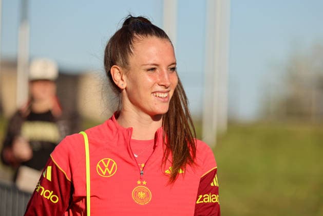 Herzogenaurach, Deutschland 07. April 2026: Medienoffenes Training der deutschen Fußballnationalmannschaft der Frauen zur Vorbereitung auf die WM-Qualifikation Im Bild: Torhüterin Ena Mahmutovic (Deutschland) Copyright: HMBxMedia MadeleinexFantini
