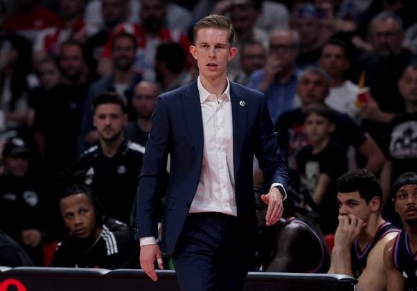 Crvena Zvezda v Paris Basketball, Euroleague, season 2025 2026, round 36 Belgrade, Serbia. 7th April, 2026. Julius Thomas, Head Coach of Paris Basketball during Euroleague basketball match between Crvena Zvezda (Red Star) and Paris on April 7. 2026. in Belgrade, Serbia. Belgrade Serbia Copyright: xPedjaxMilosavljevic STARSPORTx