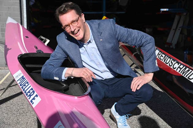 v.l. Max RENDSCHMIDT, Kanusportler, im Gespraech mit Hendrik WUEST, Wüst, CDU, Ministerpraesident des Landes Nordrhein-Westfalen, Hendrik WUEST, Wüst, CDU, Ministerpraesident des Landes Nordrhein-Westfalen, besucht das Ruderleistungszentrum Duisburg Wedau im Rahmen der Kampagne fuer die Bewerbung KoelnRheinRuhr um Olympische und Paralympische Spiele 2036, 2040 und 2044, 07.04.2026. Â *** f l Max RENDSCHMIDT, canoeist, in conversation with Hendrik WUEST, Wüst, CDU, State Premier of North Rhine-Westphalia, Hendrik WUEST, Wüst, CDU, State Premier of North Rhine-Westphalia, visits the Duisburg Wedau rowing center as part of the campaign for the CologneRhineRuhr bid for the 2036, 2040 and 2044 Olympic and Paralympic Games, 07 04 2026 Â