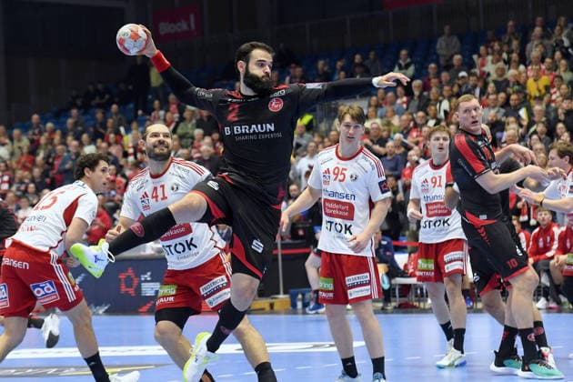 Ruben Marchan (MT Melsungen 2) beim Wurf; Evgeni Pevnov (Fredericia HK 41), Pelle Segertoft (Fredericia HK 95), Mads Kjeldgaard Andersen (Fredericia HK 15) (L) , GER, MT Melsungen - Fredericia HK (DEN), Handball, EHF European League Maenner, Play-Offs, Saison 2025 2026, 07.04.2026, GER, MT Melsungen - Fredericia HK, Handball, EHF Maenner, Play-Off, Saison 2025 2026, 07.04.2026 Kassel Copyright: xEibner-Pressefotox xRolandxSippex EP_RSL
