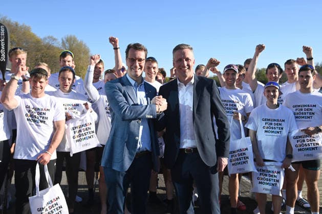 Hendrik WUEST, Wüst, CDU, Ministerpraesident des Landes Nordrhein-Westfalen, und Sebastian SCHULTE, ehem Ruderer und CEO der Deutz AG, mit den KAnu- und Rudersportlern m w, Hendrik WUEST, Wüst, CDU, Ministerpraesident des Landes Nordrhein-Westfalen, besucht das Ruderleistungszentrum Duisburg Wedau im Rahmen der Kampagne fuer die Bewerbung KoelnRheinRuhr um Olympische und Paralympische Spiele 2036, 2040 und 2044, 07.04.2026. Â *** Hendrik WUEST, Wüst, CDU, State Premier of North Rhine-Westphalia, and Sebastian SCHULTE, former rower and CEO of Deutz AG, with the KAnu and rowing athletes m w, Hendrik WUEST, Wüst, CDU, State Premier of North Rhine-Westphalia, visits the Duisburg Wedau rowing training center as part of the campaign for the KoelnRheinRuhr bid for the 2036, 2040 and 2044 Olympic and Paralympic Games, 07 04 2026 Â