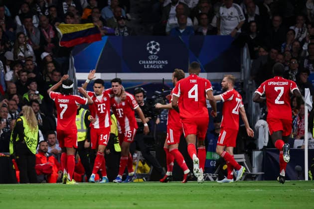 UEFA Champions League 2025 2026 quarter-final, Real Madrid FC Bayern Munich, at Estadio Bernabeu in Madrid Spain April 07, 2026, Madrid, Madrid, Spain: Luis Diaz of Bayern Munich celebrates his goal wit his teammates during the UEFA Champions League 2025 2026 quarter-final, Real Madrid FC Bayern Munich, at Estadio Bernabeu in Madrid Spain Madrid Madrid Spain Copyright: xAlejandroxMatiasx
