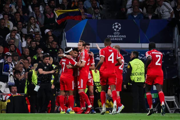UEFA Champions League 2025 2026 quarter-final, Real Madrid FC Bayern Munich, at Estadio Bernabeu in Madrid Spain April 07, 2026, Madrid, Madrid, Spain: Luis Diaz of Bayern Munich celebrates his goal wit his teammates during the UEFA Champions League 2025 2026 quarter-final, Real Madrid FC Bayern Munich, at Estadio Bernabeu in Madrid Spain Madrid Madrid Spain Copyright: xAlejandroxMatiasx