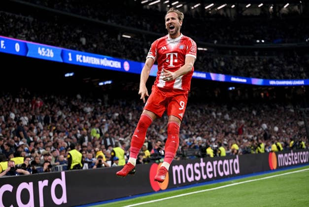 FUSSBALL CHAMPIONS LEAGUE SAISON 2025 2026 Viertelfinal Hinspiel 07.04.2026 Real Madrid - FC Bayern Muenchen Jubel FC Bayern Muenchen nach dem Tor zum 0 - 2, Torschuetze Harry Kane *** FOOTBALL CHAMPIONS LEAGUE SEASON 2025 2026 quarter-final first leg 07 04 2026 Real Madrid FC Bayern Muenchen cheering FC Bayern Muenchen after the goal to 0 2, goal scorer Harry Kane