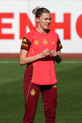 07.04.2026, xgrfx, Fussball DFB-Medientermine, Deutsche Frauennationalmannschaft - Training v.l. Laura Freigang (Deutsche Frauennationalmannschaft) (DFL DFB REGULATIONS PROHIBIT ANY USE OF PHOTOGRAPHS as IMAGE SEQUENCES and or QUASI-VIDEO) Herzogenaurach