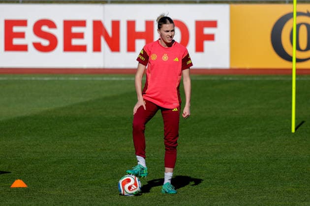 07.04.2026, xgrfx, Fussball DFB-Medientermine, Deutsche Frauennationalmannschaft - Training v.l. Laura Freigang (Deutsche Frauennationalmannschaft) (DFL DFB REGULATIONS PROHIBIT ANY USE OF PHOTOGRAPHS as IMAGE SEQUENCES and or QUASI-VIDEO) Herzogenaurach