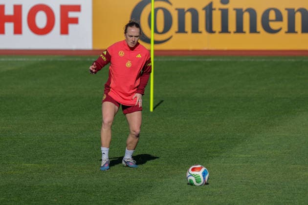 07.04.2026, xgrfx, Fussball DFB-Medientermine, Deutsche Frauennationalmannschaft - Training v.l. Lisanne Gräwe (Deutsche Frauennationalmannschaft) (DFL DFB REGULATIONS PROHIBIT ANY USE OF PHOTOGRAPHS as IMAGE SEQUENCES and or QUASI-VIDEO) Herzogenaurach