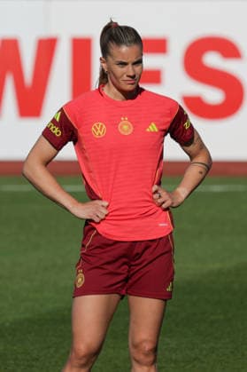 07.04.2026, xgrfx, Fussball DFB-Medientermine, Deutsche Frauennationalmannschaft - Training v.l. Selina Cerci (Deutsche Frauennationalmannschaft) (DFL DFB REGULATIONS PROHIBIT ANY USE OF PHOTOGRAPHS as IMAGE SEQUENCES and or QUASI-VIDEO) Herzogenaurach