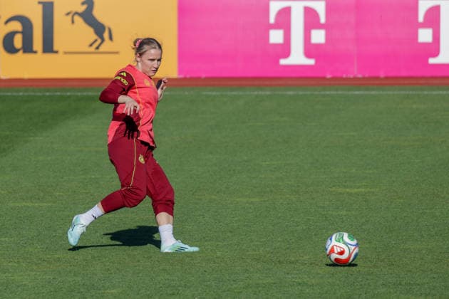 07.04.2026, xgrfx, Fussball DFB-Medientermine, Deutsche Frauennationalmannschaft - Training v.l. Jella Veit (Deutsche Frauennationalmannschaft) (DFL DFB REGULATIONS PROHIBIT ANY USE OF PHOTOGRAPHS as IMAGE SEQUENCES and or QUASI-VIDEO) Herzogenaurach