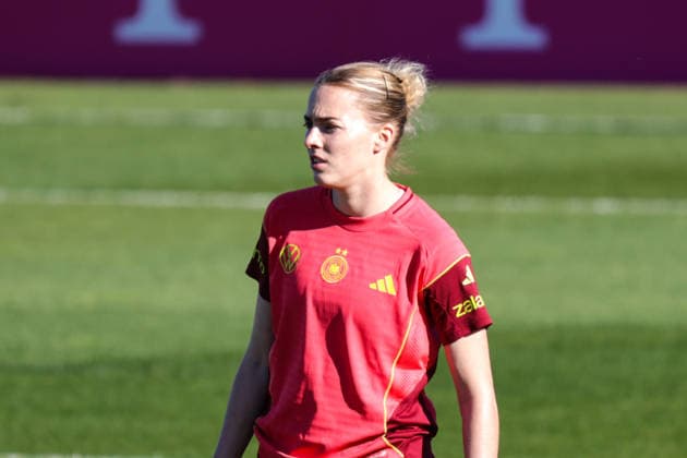 07.04.2026, xgrfx, Fussball DFB-Medientermine, Deutsche Frauennationalmannschaft - Training v.l. Laura Freigang (Deutsche Frauennationalmannschaft) (DFL DFB REGULATIONS PROHIBIT ANY USE OF PHOTOGRAPHS as IMAGE SEQUENCES and or QUASI-VIDEO) Herzogenaurach