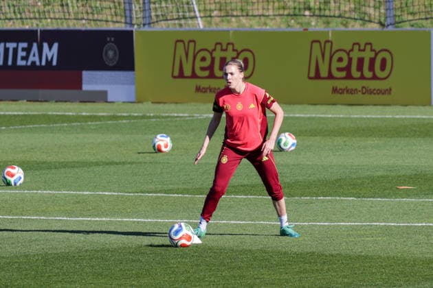 07.04.2026, xgrfx, Fussball DFB-Medientermine, Deutsche Frauennationalmannschaft - Training v.l. Laura Freigang (Deutsche Frauennationalmannschaft) (DFL DFB REGULATIONS PROHIBIT ANY USE OF PHOTOGRAPHS as IMAGE SEQUENCES and or QUASI-VIDEO) Herzogenaurach