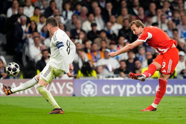 REAL MADRID CF v BAYERN MUNCHEN. CHAMPIONS LEAGUE 2025 2026. QUARTER FINALS. 1ST LEG MATCH. Real Madrid CF s Federico Valverde (l) and Bayern Munchen™s Harry Kane during Champions League 2025 2026, Quarter-finals, first Leg match. April 7, 2026 (ALTERPHOTOS Acero) MadridSpain  Copyright: xAcerox