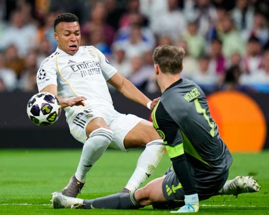 ESP: Real Madrid v Bayern Munich. UEFA Champions League. Quarter-Finals, First Leg. Kylian Mbappe of Real Madrid CF and Manuel Neuer of FC Bayern Munchen during the UEFA Champions League match, between Real Madrid and Bayern Munich, Quarter-Finals, first leg, played at Santiago Bernabeu Stadium on April 7, 2026 in Madrid, Spain. Copyright: xCesarxCebollax xPRESSINPHOTOx PS_260407_RMA_BAY_2526_096