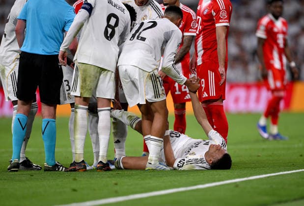 FUSSBALL CHAMPIONS LEAGUE SAISON 2025 2026 Viertelfinal Hinspiel 07.04.2026 Real Madrid - FC Bayern Muenchen v. li., Real Madrid, Federico Valverde, Trent Alexander-Arnold , am Boden Kylian Mbappe