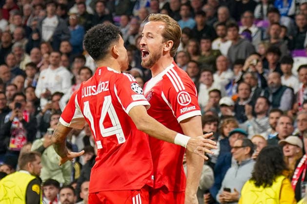 Spanien: Fussball UEFA Champions League 2025 2026, Viertelfinale - Real Madrid vs FC Bayern München - Bernabeu (Madrid): Tor und Torjubel zum 0:2 durch Harry Kane (FC Bayern München, 9) Freude, Emotionen, Jubel mit Luis Diaz Luis Diaz (FC Bayern München, 14) Copyright: xJOERANxSTEINSIEKx