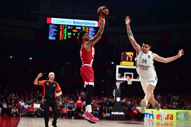 EuroLeague Basketball, Olympiacos Piraeus vs Real Madrid - Tyler Dorsey, 22 of Olympiacos Piraeus in action during the Euroleague regular season basketball match between Olympiacos Piraeus and Real Madrid held at Peace and Friendship Stadium in Piraeus, Grecee, 7 April 2026. PIRAEUS Greece Copyright: xOnexInchxProductionsx 6929369