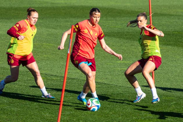 Reportage 07.04.2026 Trainingsauftakt der Deutschen Fußball Frauen-Nationalmannschaft anläßlich der WM-Qualifikationsspiele gegen Österreich mit einem öffentlichen Training im Adi-Dassler-Stadion bei adidas in Herzogenaurach Training am Ball Herzogenaurach Bayern Deutschland