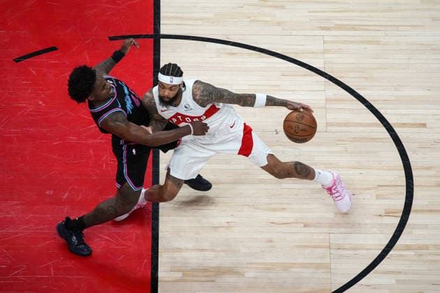 Miami Heat vs Toronto Raptors - NBA, Basketball Herren, USA TORONTO, CANADA - APRIL 7 : Brandon Ingram (3) of Toronto Raptors in action against Davion Mitchell (45) of Miami Heat during the NBA basketball game between Miami Heat and Toronto Raptors at the Scotiabank Arena on April 7, 2026 in Toronto, Ontario, Canada. Mert Alper Dervis Anadolu Toronto Canada. Editorial use only. Please get in touch for any other usage.  Copyright: x2026xAnadoluxMertxAlperxDervisx