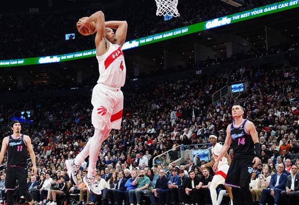 April 7, 2026, Toronto, On, CANADA: Toronto Raptors Scottie Barnes (4) dunks against the Miami Heat during first half NBA, Basketball Herren, USA basketball action in Toronto on Tuesday, April 7, 2026. Canada News - April 7, 2026  - ZUMAc35_ 20260407_zaf_c35_139 Copyright: xFrankxGunnx