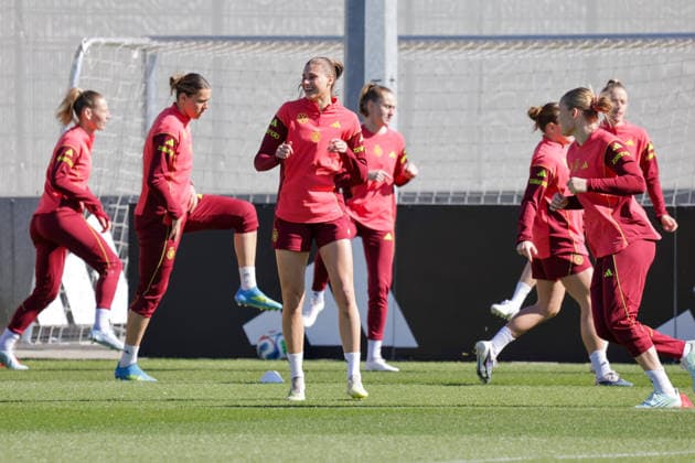 08.04.2026, xgrfx, Fussball DFB-Medientermine, Deutsche Frauennationalmannschaft - Training v.l. Jule Brand (Deutsche Frauennationalmannschaft) (DFL DFB REGULATIONS PROHIBIT ANY USE OF PHOTOGRAPHS as IMAGE SEQUENCES and or QUASI-VIDEO) Herzogenaurach