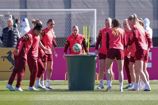 08.04.2026, xgrfx, Fussball DFB-Medientermine, Deutsche Frauennationalmannschaft - Training v.l. Shekiera Martinez, Selina Cerci, Elisa Senß, Rebecca Knaak, Laura Freigang (Deutsche Frauennationalmannschaft) (DFL DFB REGULATIONS PROHIBIT ANY USE OF PHOTOGRAPHS as IMAGE SEQUENCES and or QUASI-VIDEO) Herzogenaurach