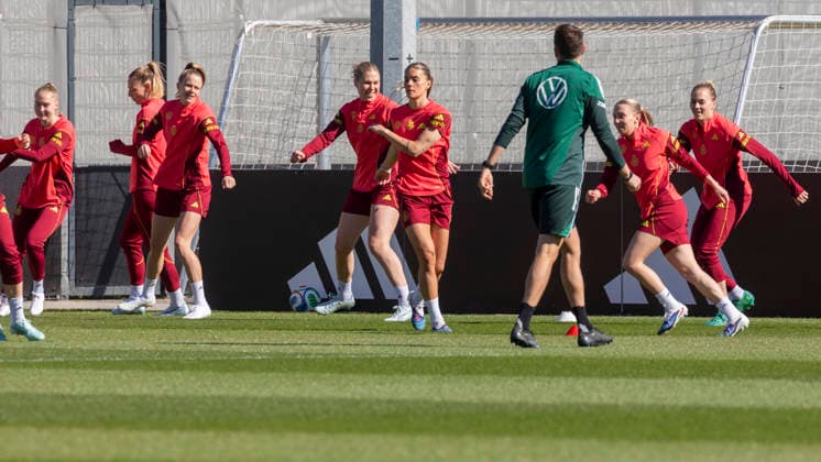 Reportage 08.04.2026 Training der Deutschen Fußball Frauen-Nationalmannschaft anläßlich der WM-Qualifikationsspiele gegen Österreich im Home Ground bei adidas in Herzogenaurach Sprint und Stop und Seitwärts Herzogenaurach Bayern Deutschland