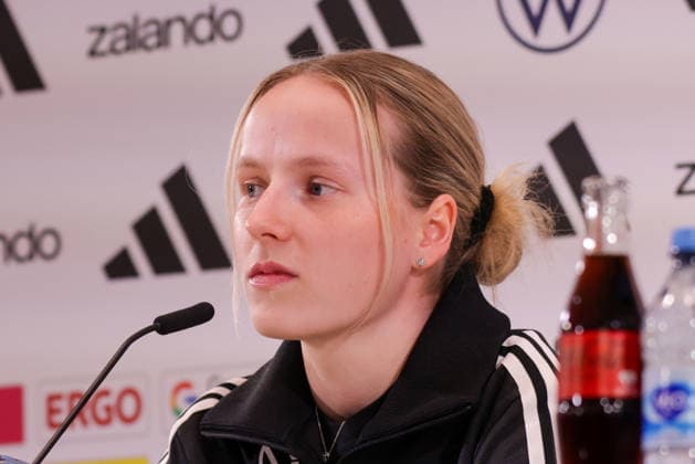 08.04.2026, xgrfx, Fussball DFB-Medientermine, Deutsche Frauennationalmannschaft - Training v.l. Franziska Kett (Deutsche Frauennationalmannschaft) (DFL DFB REGULATIONS PROHIBIT ANY USE OF PHOTOGRAPHS as IMAGE SEQUENCES and or QUASI-VIDEO) Herzogenaurach