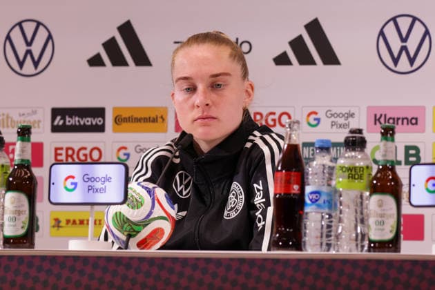 08.04.2026, xgrfx, Fussball DFB-Medientermine, Deutsche Frauennationalmannschaft - Training v.l. Janina Minge (Deutsche Frauennationalmannschaft) (DFL DFB REGULATIONS PROHIBIT ANY USE OF PHOTOGRAPHS as IMAGE SEQUENCES and or QUASI-VIDEO) Herzogenaurach