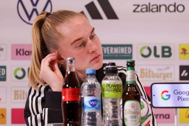 08.04.2026, xgrfx, Fussball DFB-Medientermine, Deutsche Frauennationalmannschaft - Training v.l. Janina Minge (Deutsche Frauennationalmannschaft) (DFL DFB REGULATIONS PROHIBIT ANY USE OF PHOTOGRAPHS as IMAGE SEQUENCES and or QUASI-VIDEO) Herzogenaurach