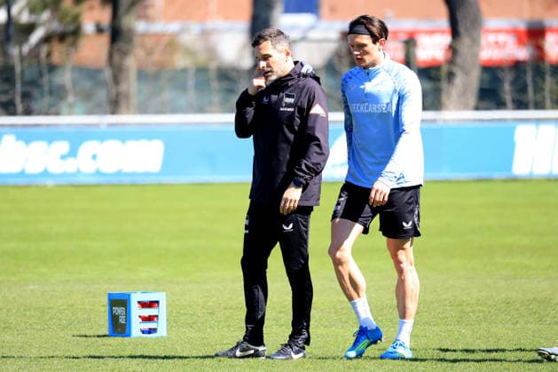 DEU, DFL, 2. FBL Hertha BSC, Training, 08.04.2026, Sportforum, Berlin, DEU, DFL, 2. FBL Hertha BSC, Training, im Bild Cheftrainer Stefan Leitl (Hertha BSC Berlin), Fabian Reese (Hertha BSC Berlin 11) DFL - regulations prohibit any use of Photographs as image sequences and or quasi-video