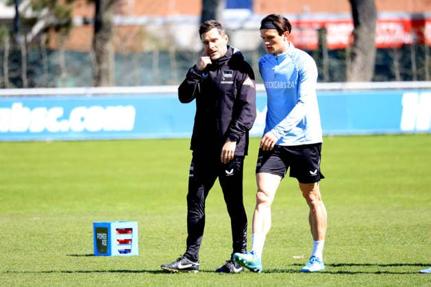 DEU, DFL, 2. FBL Hertha BSC, Training, 08.04.2026, Sportforum, Berlin, DEU, DFL, 2. FBL Hertha BSC, Training, im Bild Cheftrainer Stefan Leitl (Hertha BSC Berlin), Fabian Reese (Hertha BSC Berlin 11) DFL - regulations prohibit any use of Photographs as image sequences and or quasi-video