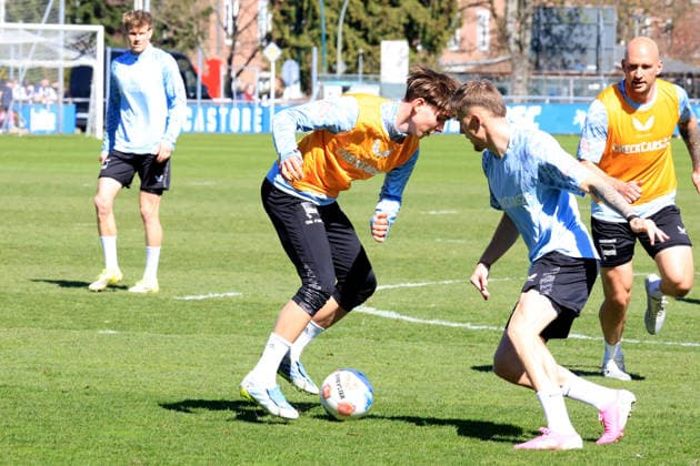DEU, DFL, 2. FBL Hertha BSC, Training, 08.04.2026, Sportforum, Berlin, DEU, DFL, 2. FBL Hertha BSC, Training, im Bild Kennet Eichhorn (Hertha BSC Berlin 23), Marten Winkler (Hertha BSC Berlin 22), Toni Leistner (Hertha BSC Berlin 37) DFL - regulations prohibit any use of Photographs as image sequences and or quasi-video