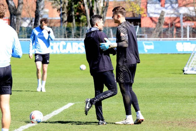 DEU, DFL, 2. FBL Hertha BSC, Training, 08.04.2026, Sportforum, Berlin, DEU, DFL, 2. FBL Hertha BSC, Training, im Bild Cheftrainer Stefan Leitl (Hertha BSC Berlin), Tjark Ernst (Hertha BSC Berlin 1) DFL - regulations prohibit any use of Photographs as image sequences and or quasi-video