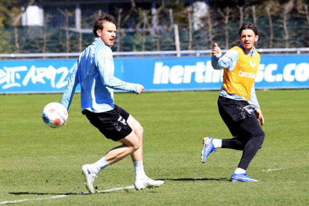 DEU, DFL, 2. FBL Hertha BSC, Training, 08.04.2026, Sportforum, Berlin, DEU, DFL, 2. FBL Hertha BSC, Training, im Bild Dawid Kownacki (Hertha BSC Berlin 9), Linus Gechter (Hertha BSC Berlin 44) DFL - regulations prohibit any use of Photographs as image sequences and or quasi-video