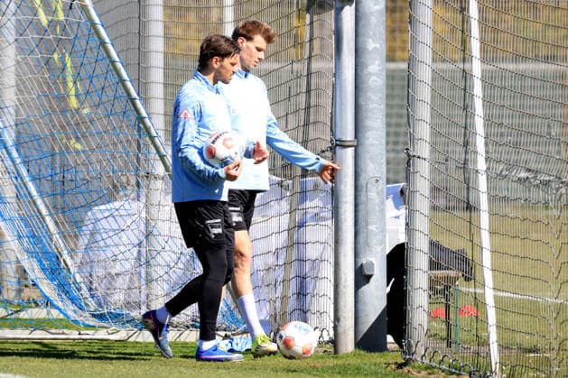 DEU, DFL, 2. FBL Hertha BSC, Training, 08.04.2026, Sportforum, Berlin, DEU, DFL, 2. FBL Hertha BSC, Training, im Bild Luca Schuler (Hertha BSC Berlin 18), Dawid Kownacki (Hertha BSC Berlin 9) DFL - regulations prohibit any use of Photographs as image sequences and or quasi-video