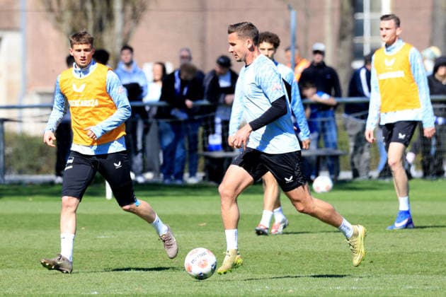 DEU, DFL, 2. FBL Hertha BSC, Training, 08.04.2026, Sportforum, Berlin, DEU, DFL, 2. FBL Hertha BSC, Training, im Bild Paul Seguin (Hertha BSC Berlin 30), Michael Cuisance (Hertha BSC Berlin 10) DFL - regulations prohibit any use of Photographs as image sequences and or quasi-video