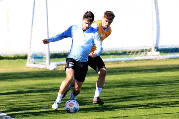 DEU, DFL, 2. FBL Hertha BSC, Training, 08.04.2026, Sportforum, Berlin, DEU, DFL, 2. FBL Hertha BSC, Training, im Bild Josip Brekalo (Hertha BSC Berlin 7)Michael Cuisance (Hertha BSC Berlin 10) DFL - regulations prohibit any use of Photographs as image sequences and or quasi-video nordphotoxGmbHx xEngler nph00076
