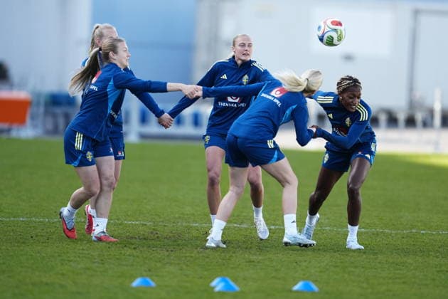GÖTEBORG, SVERIGE 20260408 Landslagets träning pa Ullevi i samband med att fotbollsdamerna samlas i Göteborg inför VM-kval. GÖTEBORG SVERIGE x9200x