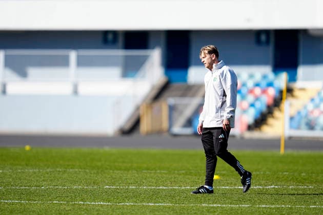 GÖTEBORG, SVERIGE 20260408 Förbundskaptenen Tony Gustavsson under landslagets träning pa Ullevi i samband med att fotbollsdamerna samlas i Göteborg inför VM-kval. GÖTEBORG SVERIGE x9200x