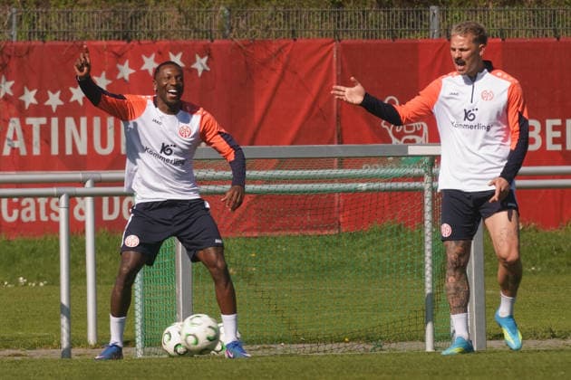 SHERALDO BECKER, PHILLIP TIETZ TRAINING MAINZ 05 VOR DEM CONFERENCE LEAGUE SPIEL 1.FSV MAINZ 05-RC STRASBOURG *** SHERALDO BECKER, PHILLIP TIETZ TRAINING MAINZ 05 BEFORE THE CONFERENCE LEAGUE MATCH 1 FSV MAINZ 05 RC STRASBOURG 