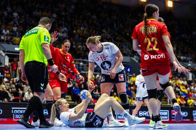 Handball, EHF EURO Cup Romania Norway Bucharest, Romania 20260408 Norway s Malin Larsen Aune before the handball match in the EHF Euro Cup between Romania and Norway at the Polyvalent Hall in Bucharest Photo Nikola Krstic NTB BucureÈ™ti Romania EDITORIAL USE ONLY RESTRICTED USE FOR BETTING COMPANIES  Copyright: xNikolaxKrsticx xNTBx