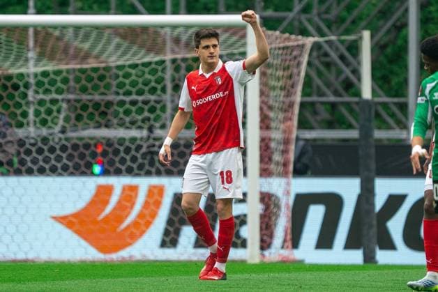 Braga v Real Betis. Europa League Braga player during the Europa Leage match, between Braga and Real Betis played at Braga Municipal Stadium on April 8, 2026 in Braga, Portugal Braga Portugal Copyright: xAdrianxFernandezx xAgenciaxLOFx