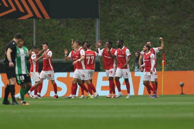 April 8, 2026, Braga, Braga, Portugal: Florian Grillitsch of Real Betis celebrates goal during UEFA Europa League 2025 26 Quarter-Final Leg One match between SC Braga and Real Betis Balompie at Estadio Municipal de Braga on April 08, 2026 in Braga, Portugal Uefa Europe League Sc Braga X Real Betis  - ZUMAe141 20260408_zsp_e141_005 Copyright: xLuisxEirasx