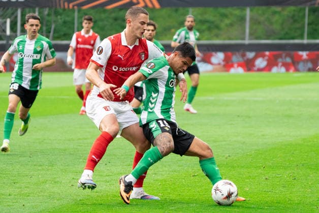 Braga v Real Betis. Europa League Real Betis player Cucho Hernandez during the Europa Leage match, between Braga and Real Betis played at Braga Municipal Stadium on April 8, 2026 in Braga, Portugal Braga Portugal Copyright: xAdrianxFernandezx xAgenciaxLOFx