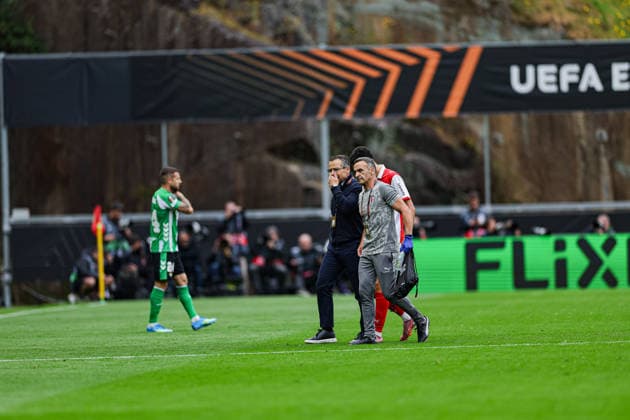 April 8, 2026, Braga, Braga, Portugal: Diego Rodrigues of Sc Braga being substituted after get and injury during UEFA Europa League 2025 26 Quarter-Final Leg One match between SC Braga and Real Betis Balompie at Estadio Municipal de Braga on April 08, 2026 in Braga, Portugal Uefa Europe League Sc Braga X Real Betis  - ZUMAe141 20260408_zsp_e141_012 Copyright: xLuisxEirasx